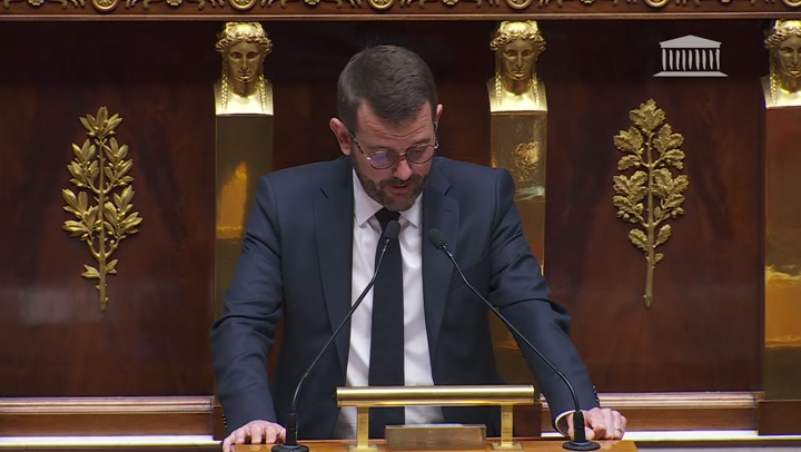 Bentz (RN) : 'Faut-il effacer la France pour nos territoires ?'