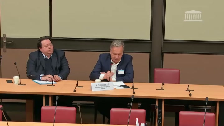 Salle nie l'influence des fonds sur Atos