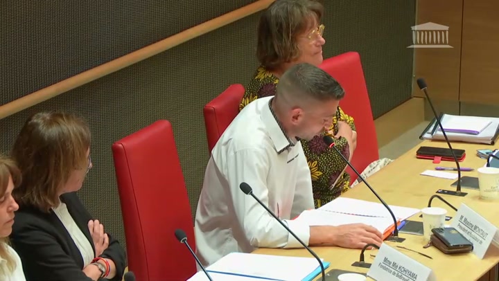 Lettre déchirante d'une mère en fuite pour protéger sa fille